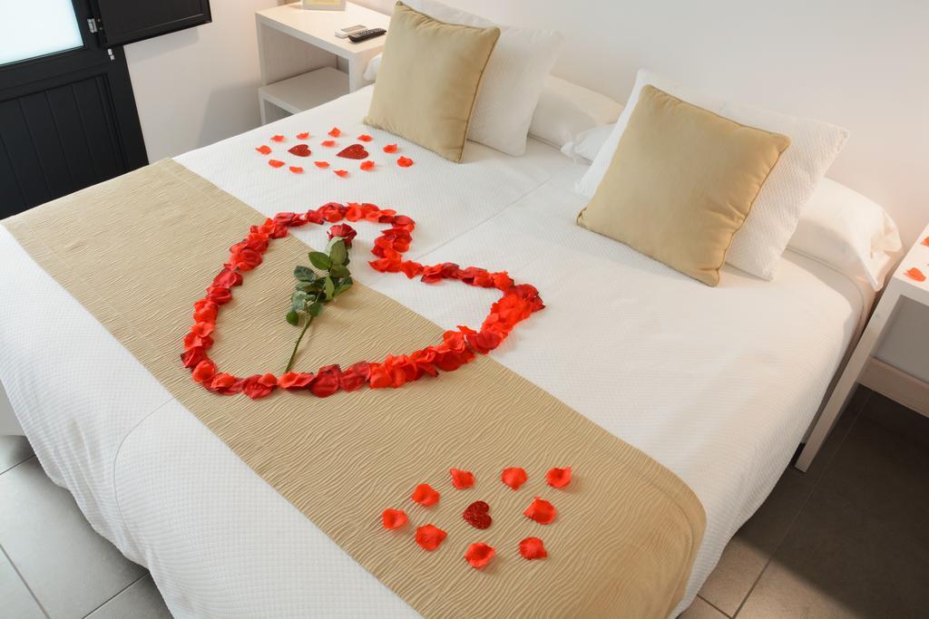 La Pasajera Hostal Boutique โกนิล เด ลาฟรอนเตรา ภายนอก รูปภาพ
